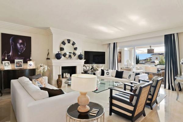 Apartment for sale in  Barrio Los Naranjos, Marbella photo 4