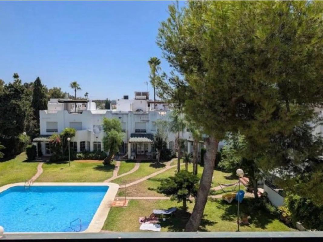 Venta de chalet adosado en Calle Sirio , Marbella photo 4