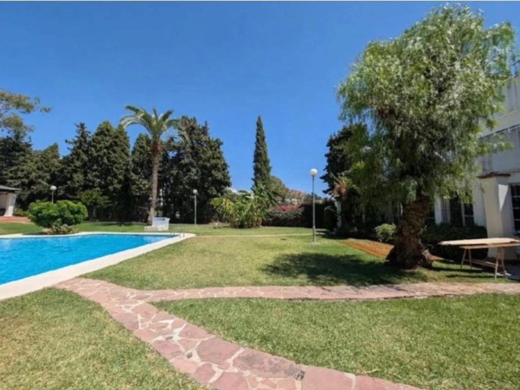 Venta de chalet adosado en Calle Sirio , Marbella photo 5