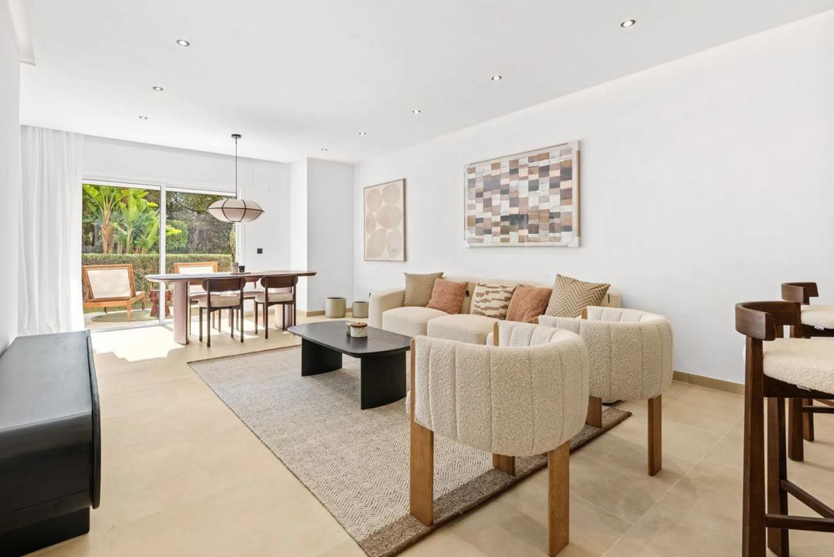 Sprzedaż mieszkania w Barrio Los Naranjos, Marbella
photo 2