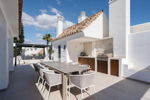 Duplex na sprzedaż w Barrio Los Naranjos, Marbella photo 1