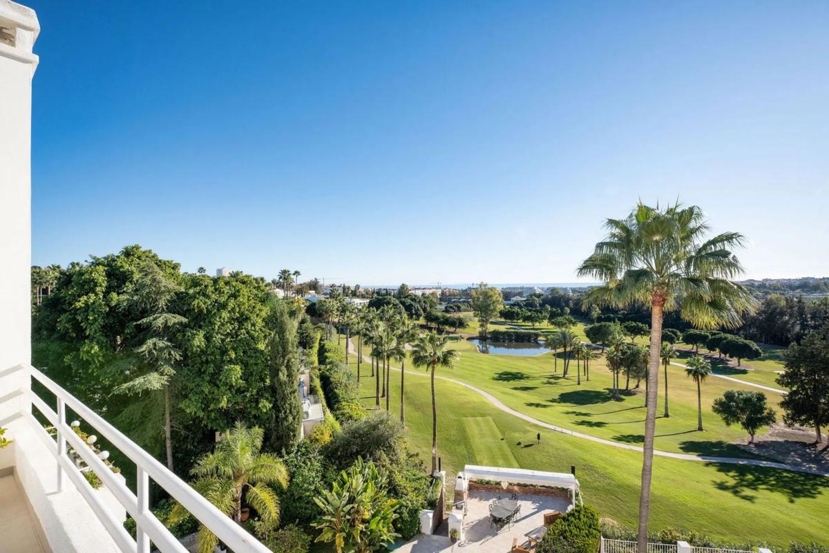 Venta de duplex en Barrio Los Naranjos, Marbella photo 2