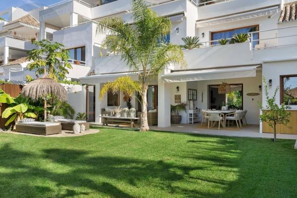 Apartment for sale in Nueva andalucia, Marbella thumbnail 1
