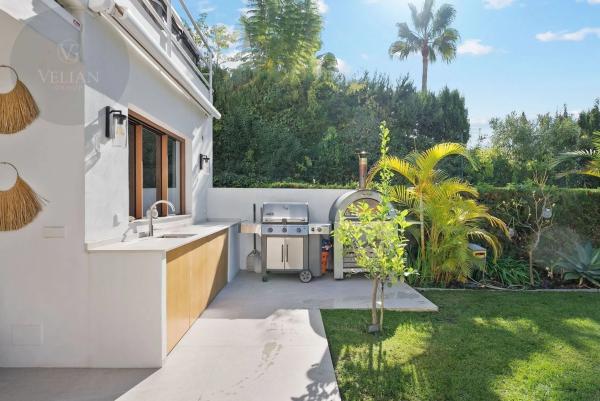 Apartment for sale in  Nueva andalucia, Marbella photo 4