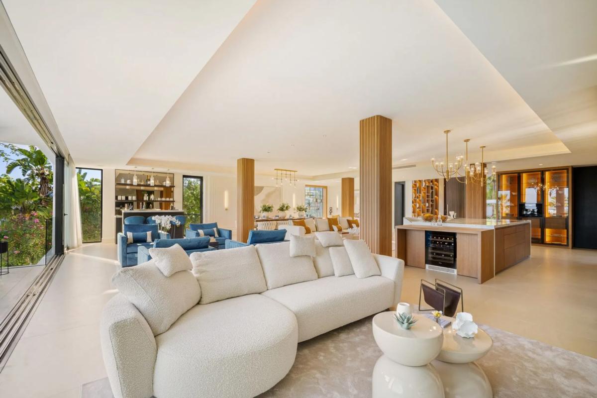 Venta de chalet independiente en Barrio Los Naranjos, Marbella
photo 1