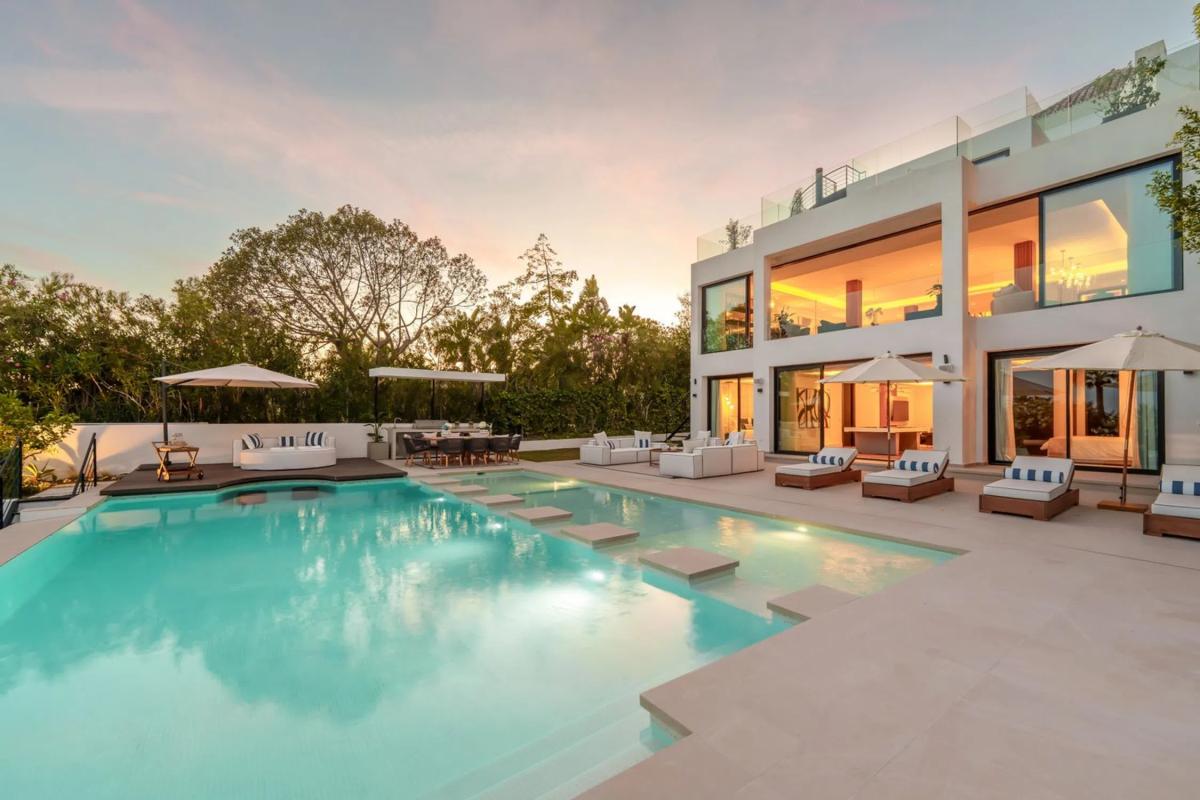 Venta de chalet independiente en Barrio Los Naranjos, Marbella
photo 2