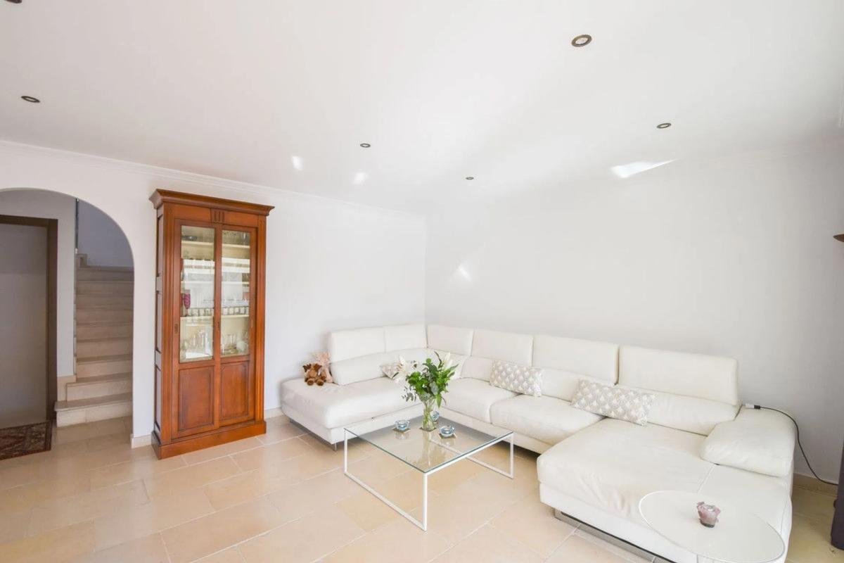 Sprzedaż szeregowego domku w  Barrio Los Naranjos , Marbella photo 2