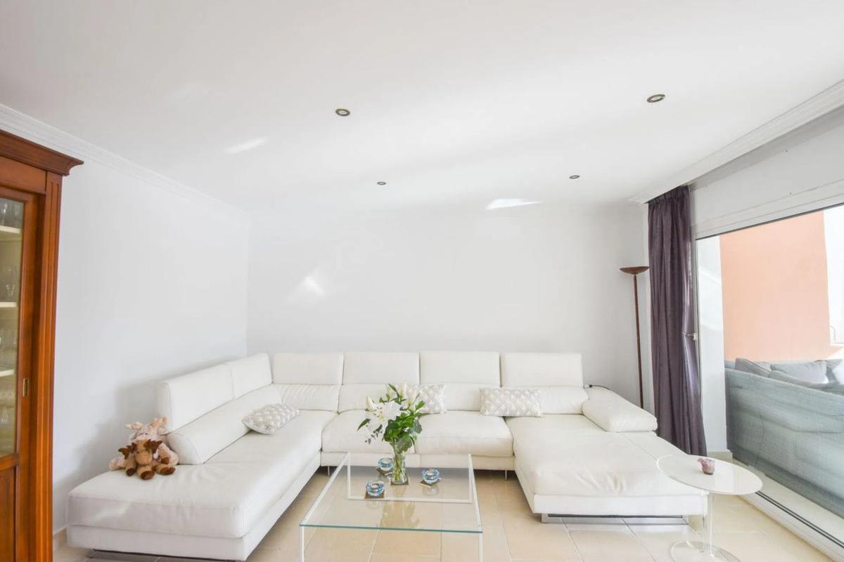 Sprzedaż szeregowego domku w  Barrio Los Naranjos , Marbella photo 4