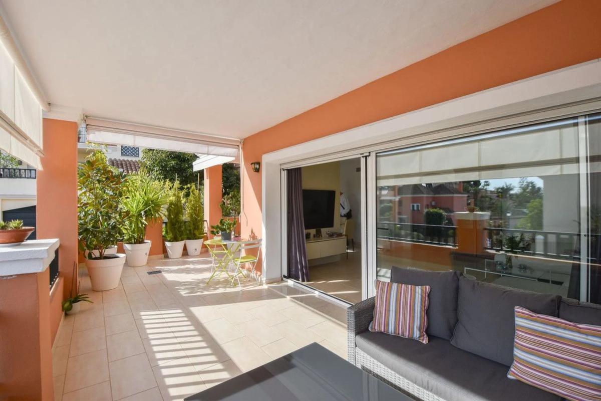 Sprzedaż szeregowego domku w  Barrio Los Naranjos , Marbella photo 5