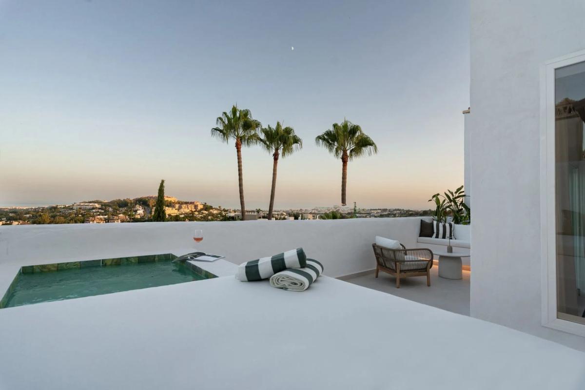 Duplex sale in Barrio Los Naranjos, Marbella photo 2