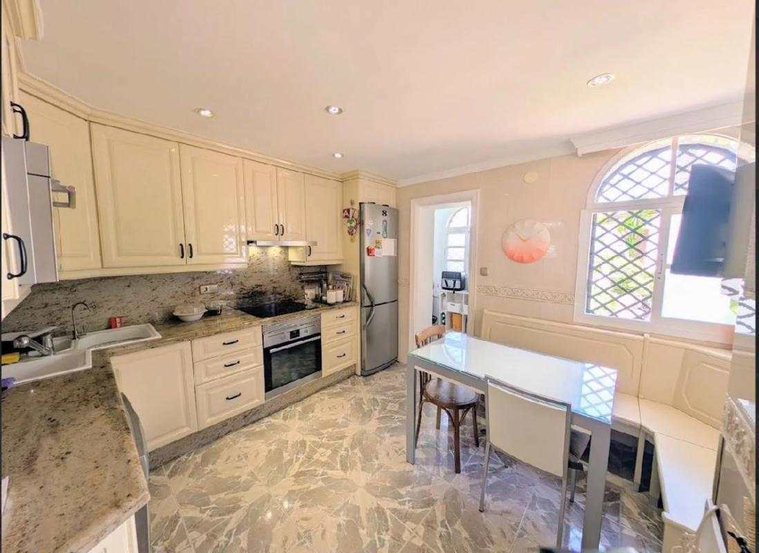 Venta de chalet adosado en Avenida del Prado , Marbella photo 3