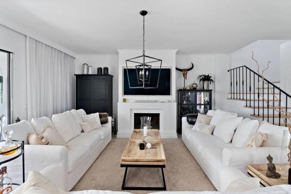 Apartment for sale in Barrio Los Naranjos, Marbella thumbnail 2