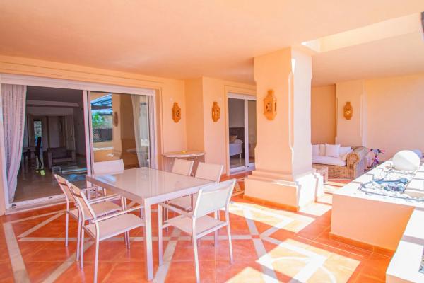 Venta de piso en Calle Osa Mayor, Marbella
 photo 3