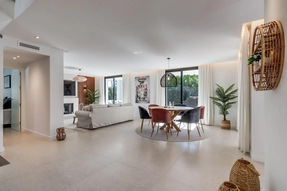 Venta de chalet independiente en Barrio Los Naranjos, Marbella
photo 2
