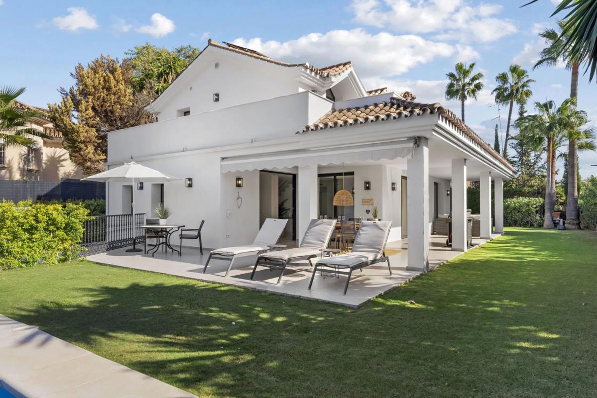 Venta de chalet independiente en Barrio Los Naranjos, Marbella
photo 4