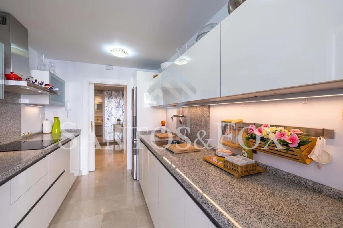 Venta de piso en Barrio Los Naranjos, Marbella
photo 5