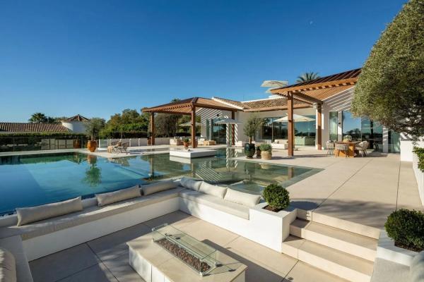Chalet independiente en venta en Calle Pléyades, Marbella
 photo 2