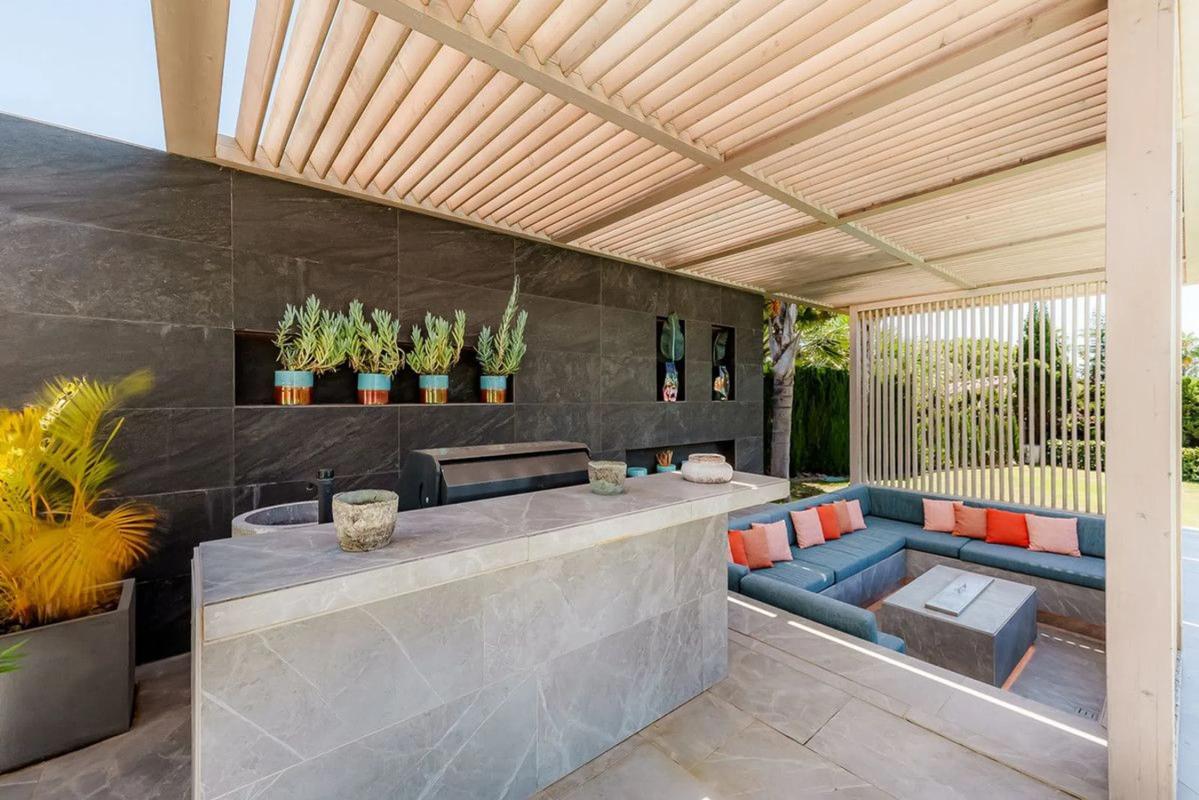 Venta de chalet independiente en Calle Leo, Marbella
photo 3