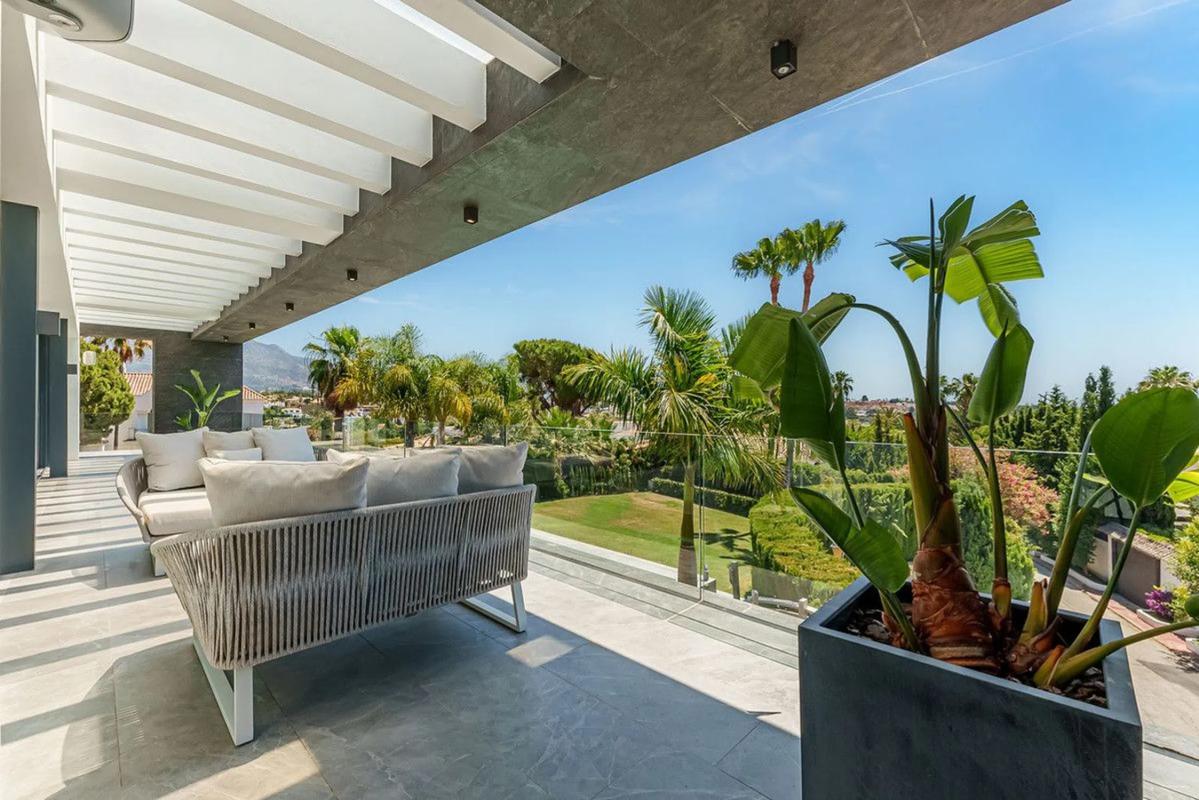 Venta de chalet independiente en Calle Leo, Marbella
photo 4