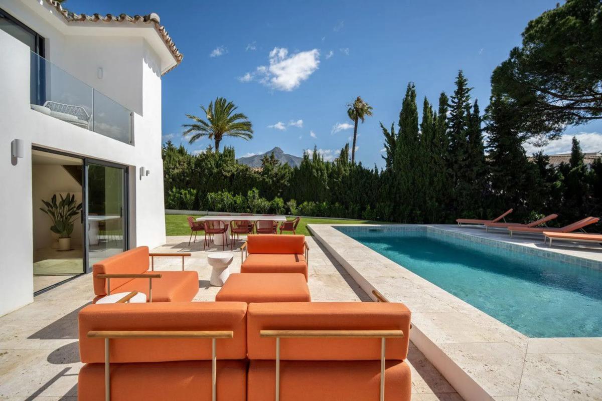 Venta de chalet independiente en Calle Tucán, Marbella
 photo 2