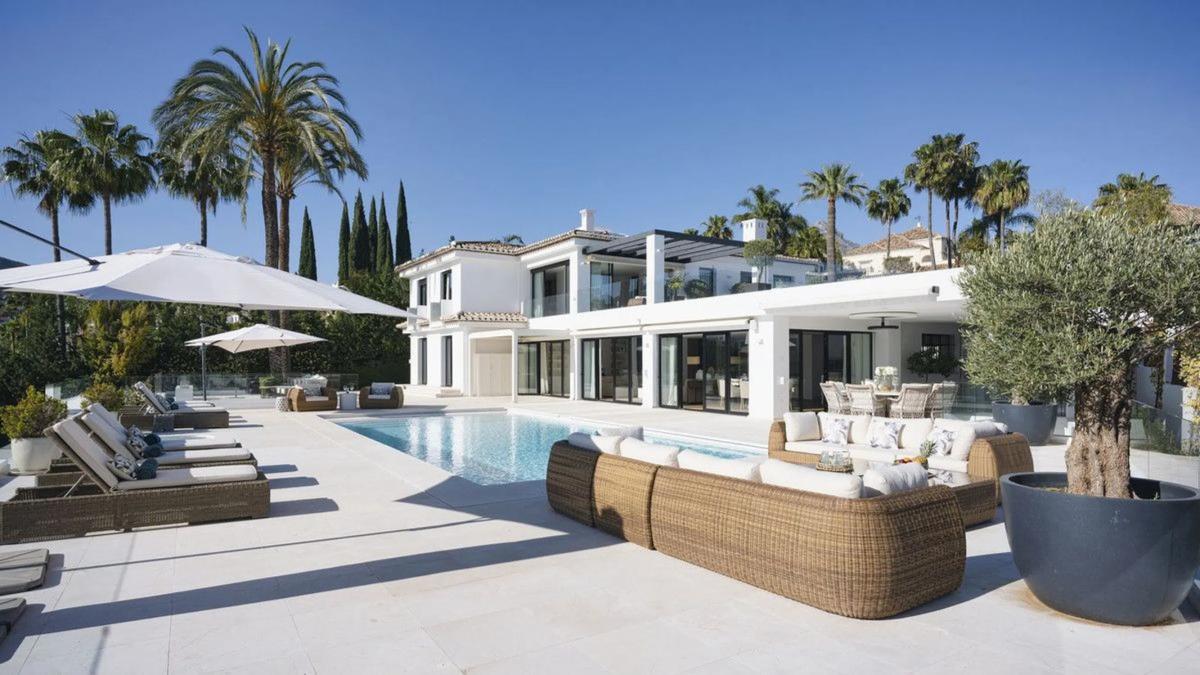Venta de chalet independiente en Calle Orión, Marbella
photo 3