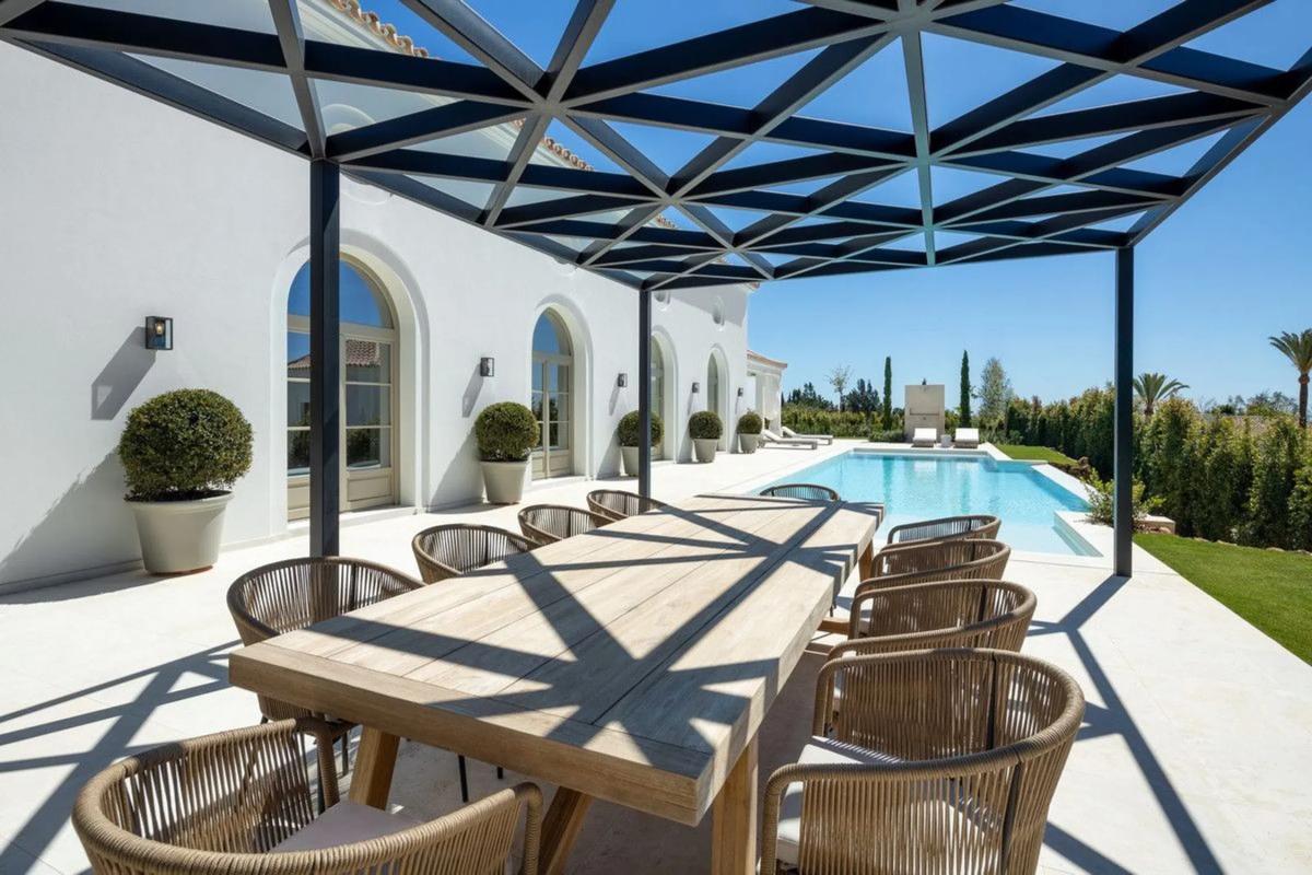 Sale of independent chalet in Calle Orión, Marbella
 photo 2
