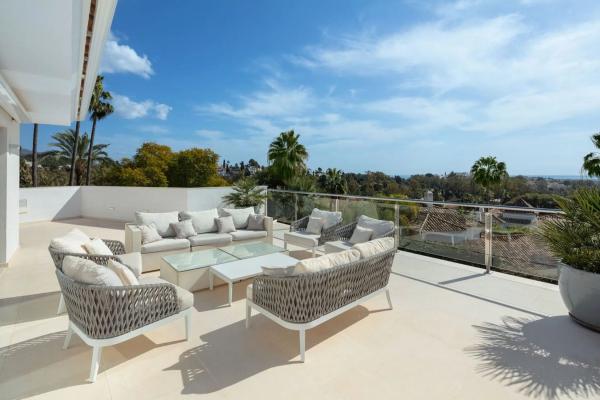 Chalet independiente en venta en Calle Auriga, Marbella
 photo 1