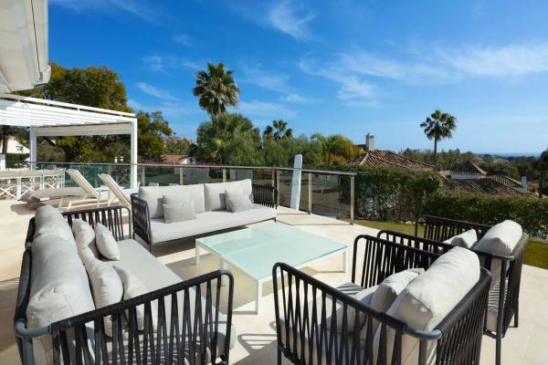 Chalet independiente en venta en Calle Auriga, Marbella
 photo 4