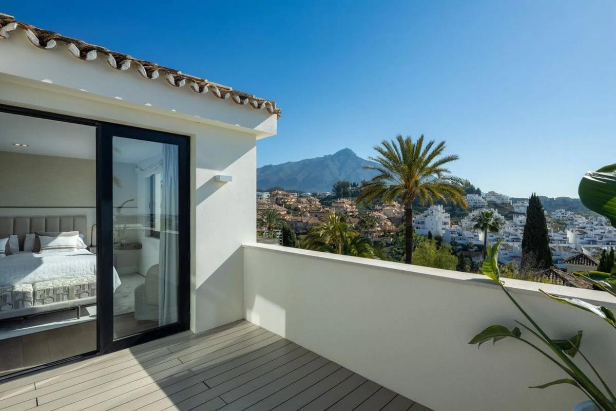 Venta de chalet independiente en Calle Pléyades, Marbella
photo 2
