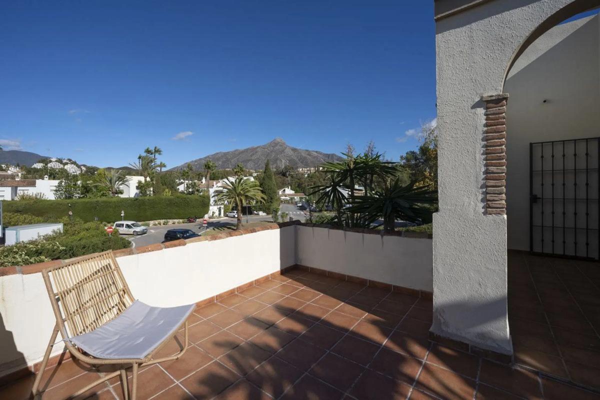 Venta de chalet independiente en Calle Auriga, Marbella
 photo 3