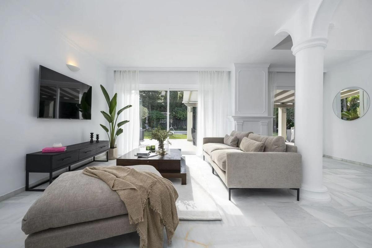 Venta de chalet independiente en Calle Auriga, Marbella
 photo 4