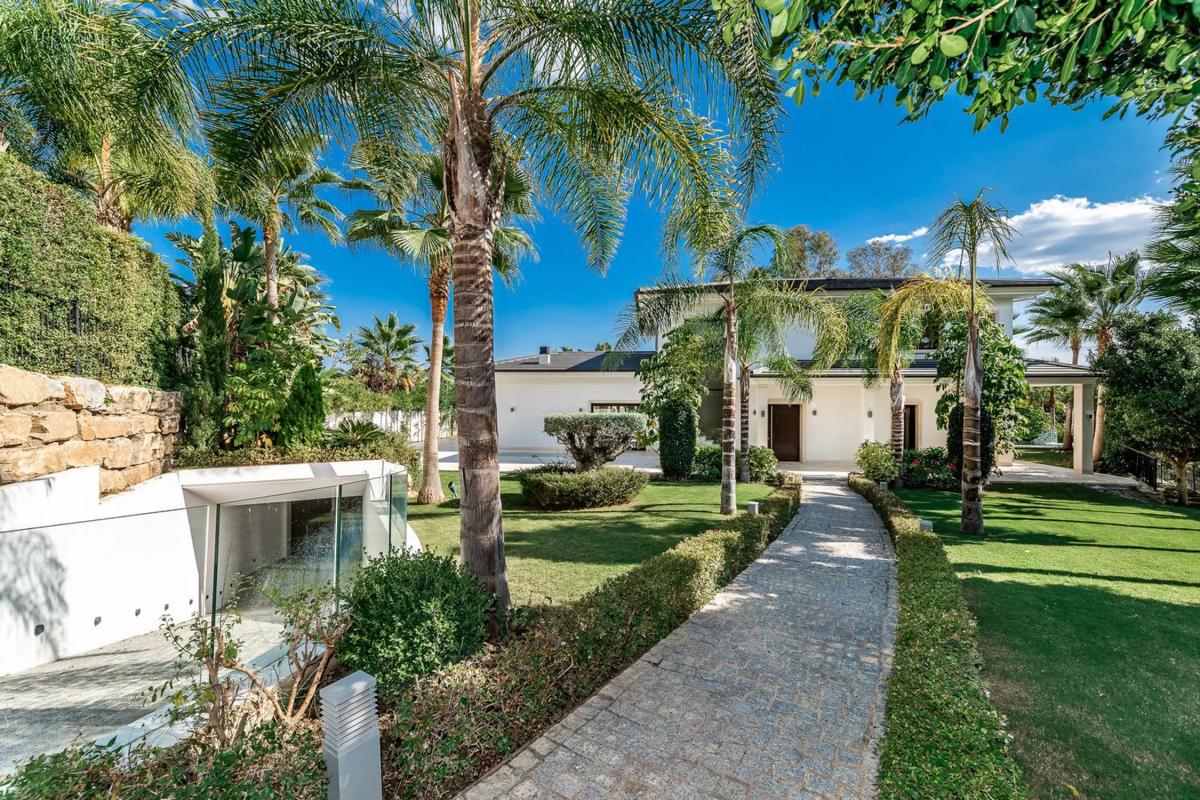 Sale of independent chalet in Calle Ganimedes, Marbella
 photo 3