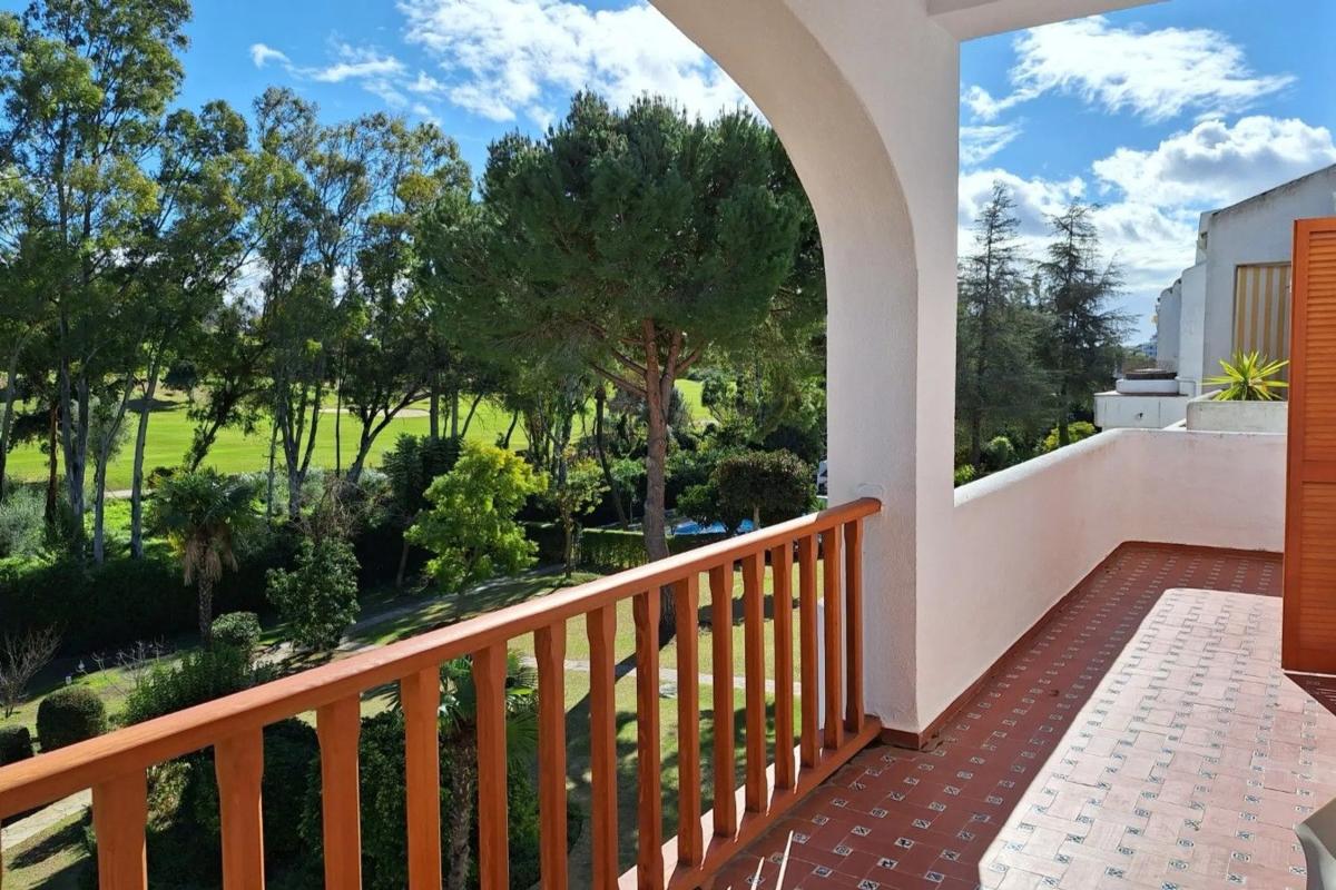 Venta de ático en Barrio Los Naranjos, Marbella photo 1