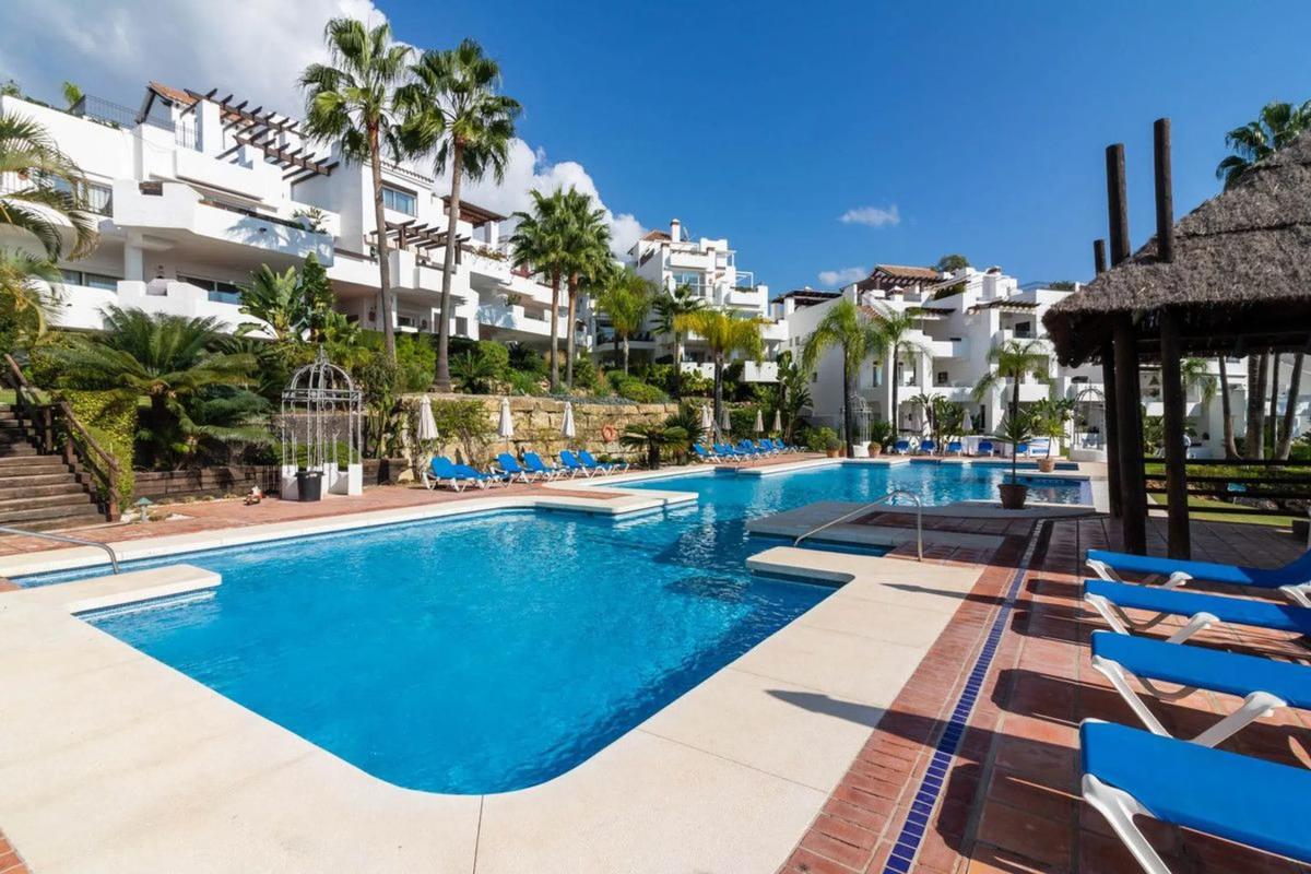 Sale of apartment in Urbanización Aloha Lake, Marbella
 photo 3