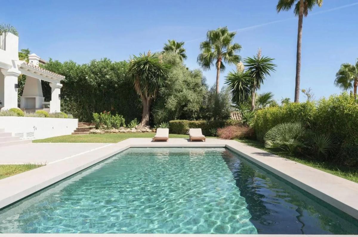 Sprzedaż niezależnego domku jednorodzinnego w Barrio Los Naranjos, Marbella photo 3