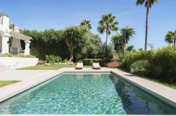 Chalet independiente en venta en Barrio Los Naranjos, Marbella
 photo 3