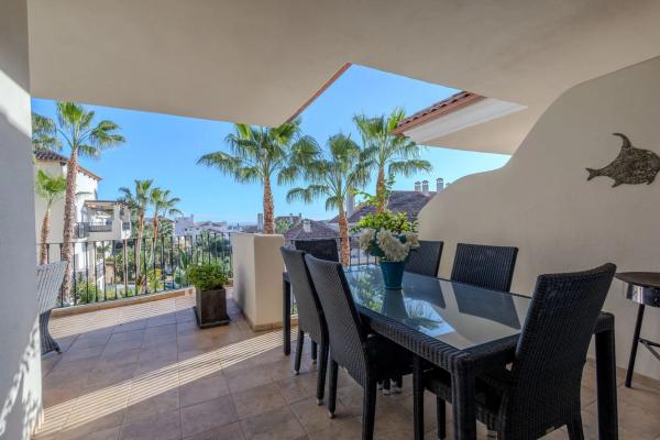 Piso en venta en Barrio Los Naranjos, Marbella
 photo 3