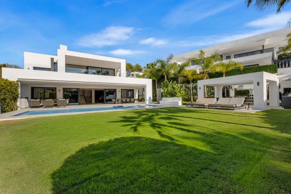Chalet independiente en venta en Calle Haza del Conde, Marbella
 photo 4
