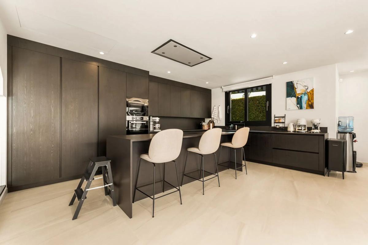 Sale of independent chalet in Calle Haza del Conde, Marbella
photo 5