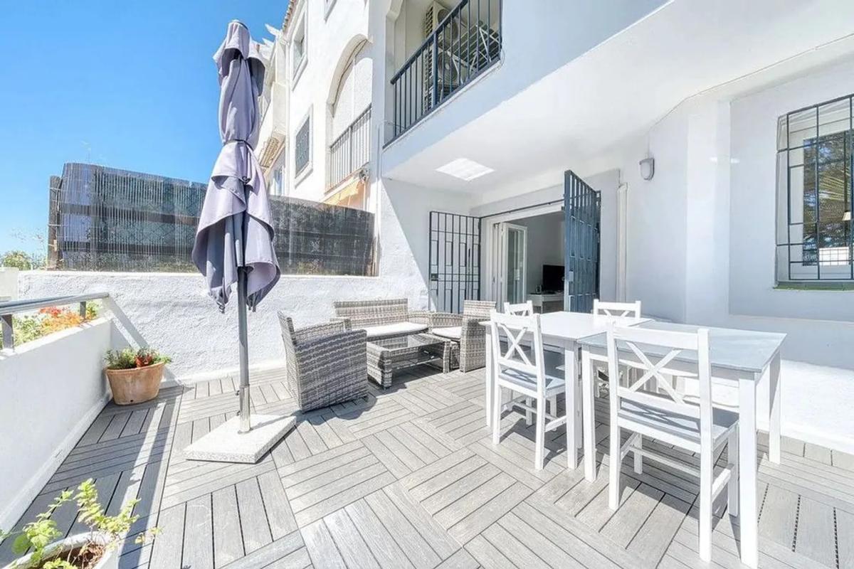 Sale of townhouse in Barrio Los Naranjos , Marbella photo 1