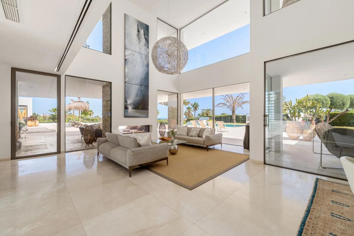 Sale of independent chalet in Calle Osa Menor 2G, 42 B, Marbella
photo 2