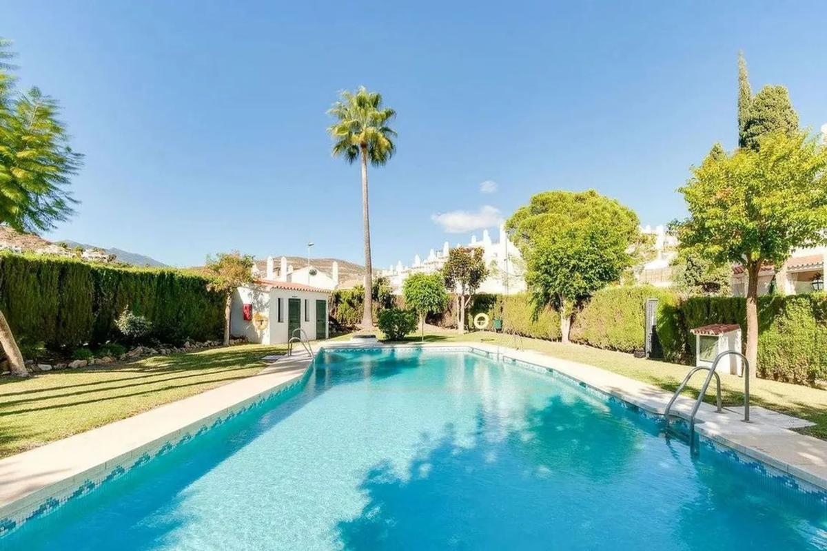 Sale of townhouse in Barrio Los Naranjos , Marbella photo 3