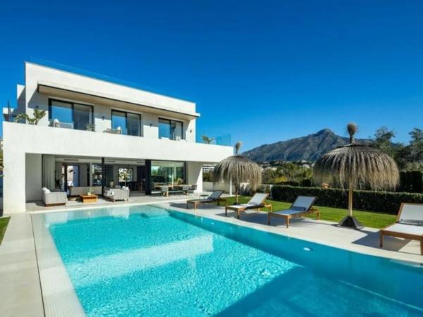 Chalet independiente en venta en Calle Osa Menor 2G, Marbella
 photo 1