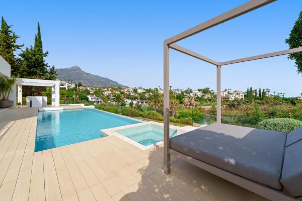 Chalet independiente en venta en Calle Leo, 21 b, Marbella
photo 1