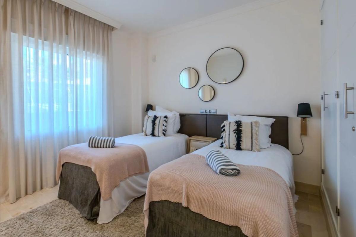 Venta de piso en Barrio Los Naranjos, Marbella
 photo 2