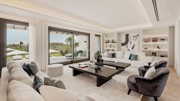 Chalet independiente en venta en Barrio Los Naranjos, Marbella
 photo 2