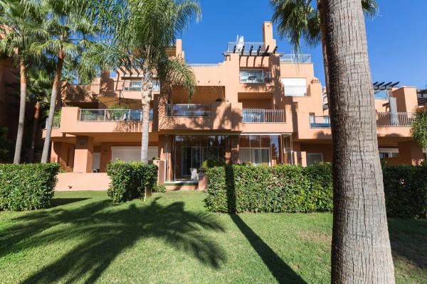 Venta de piso en Urbanizacion N Andalucia J, Marbella
photo 1