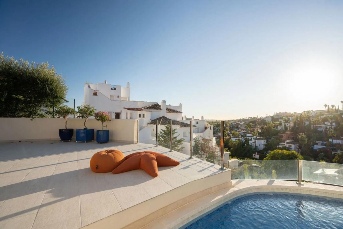 Venta de ático en  Barrio Los Naranjos, Marbella photo 2