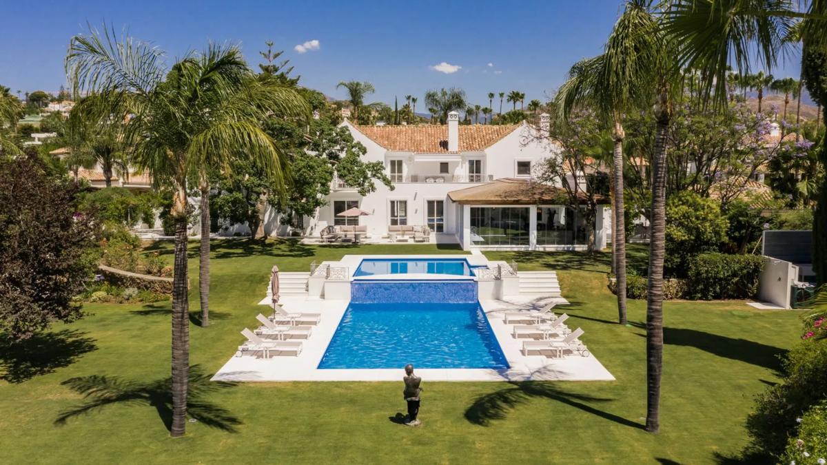 Venta de chalet independiente en Calle Pez Austral, Marbella
photo 3