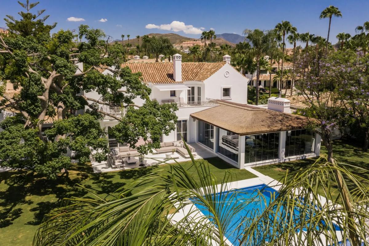 Venta de chalet independiente en Calle Pez Austral, Marbella
photo 4